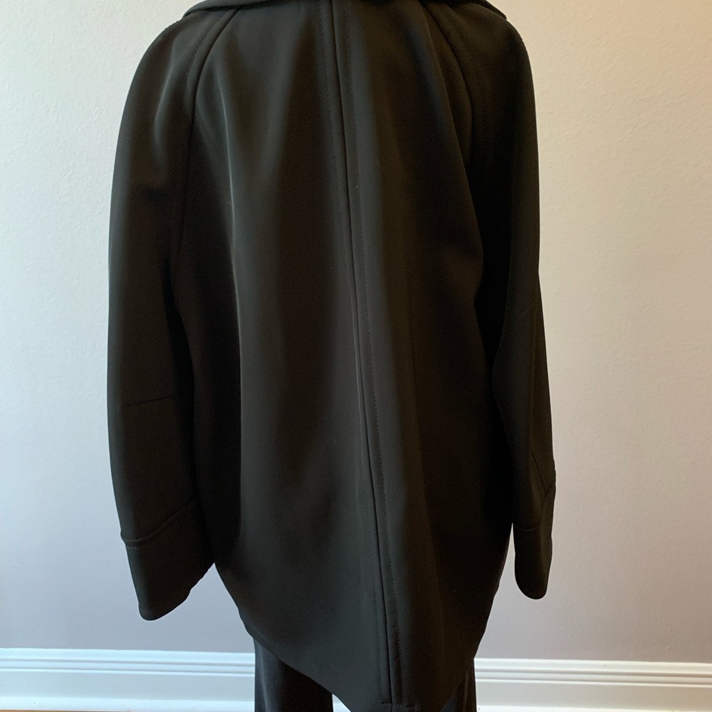 Lightweight And Versatile Car Coat - image 3
